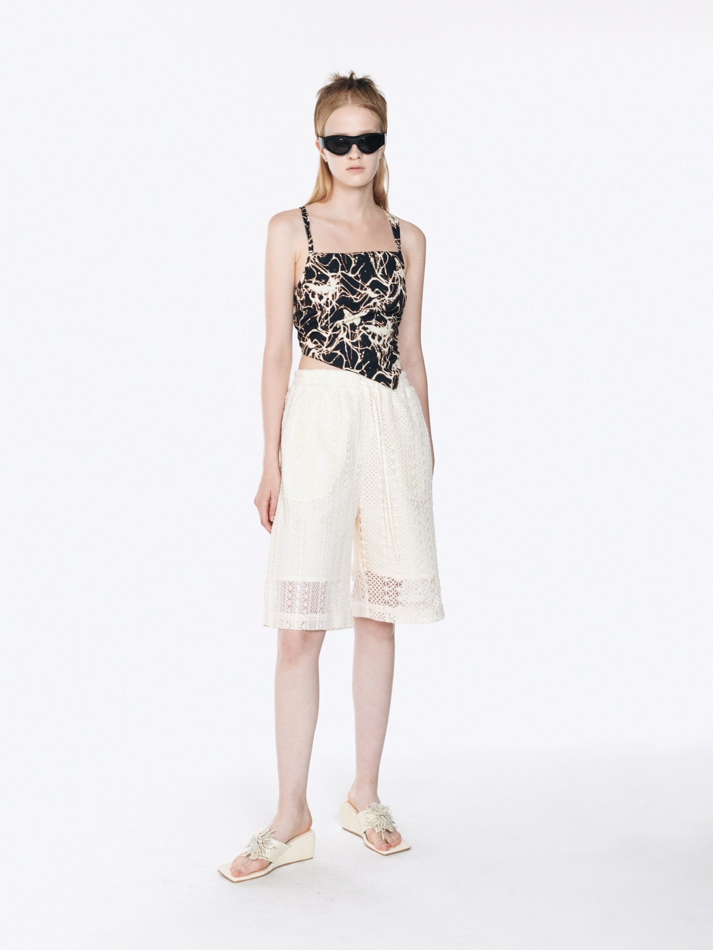 Butterfly Graphic-Print String Camisole / Black