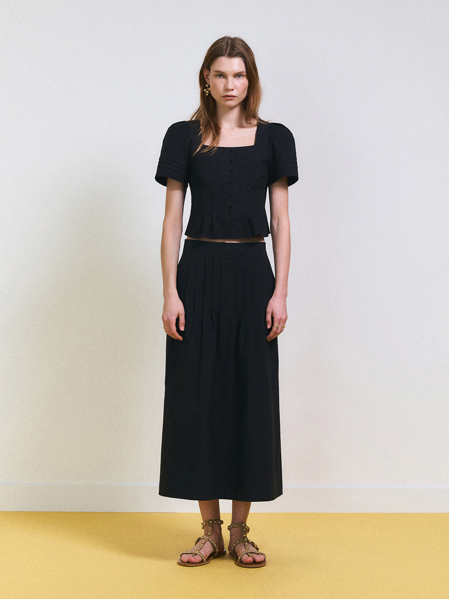 Tuck Detail Long Skirt / Black